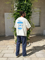 Exprimez votre style avec le tee-shirt HARMONIE Matin Beurre : une pièce unique qui incarne la simplicité, l’audace et l’esprit convivial de la marque. Idéal pour un look urbain et confortable.